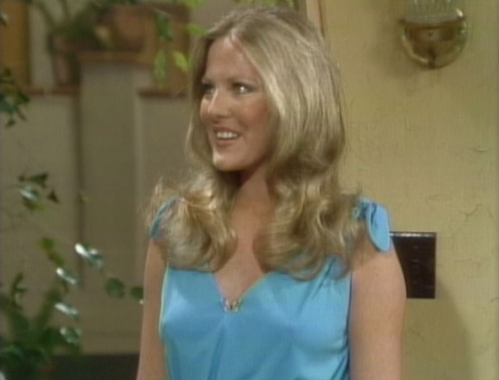 actor Christina Hart large photo