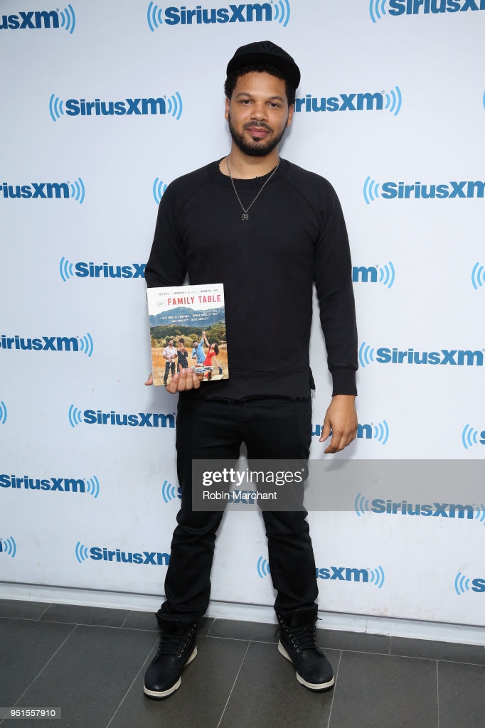 actor Jake Smollett large photo