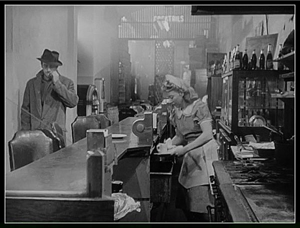 actor Kitty McHugh large photo