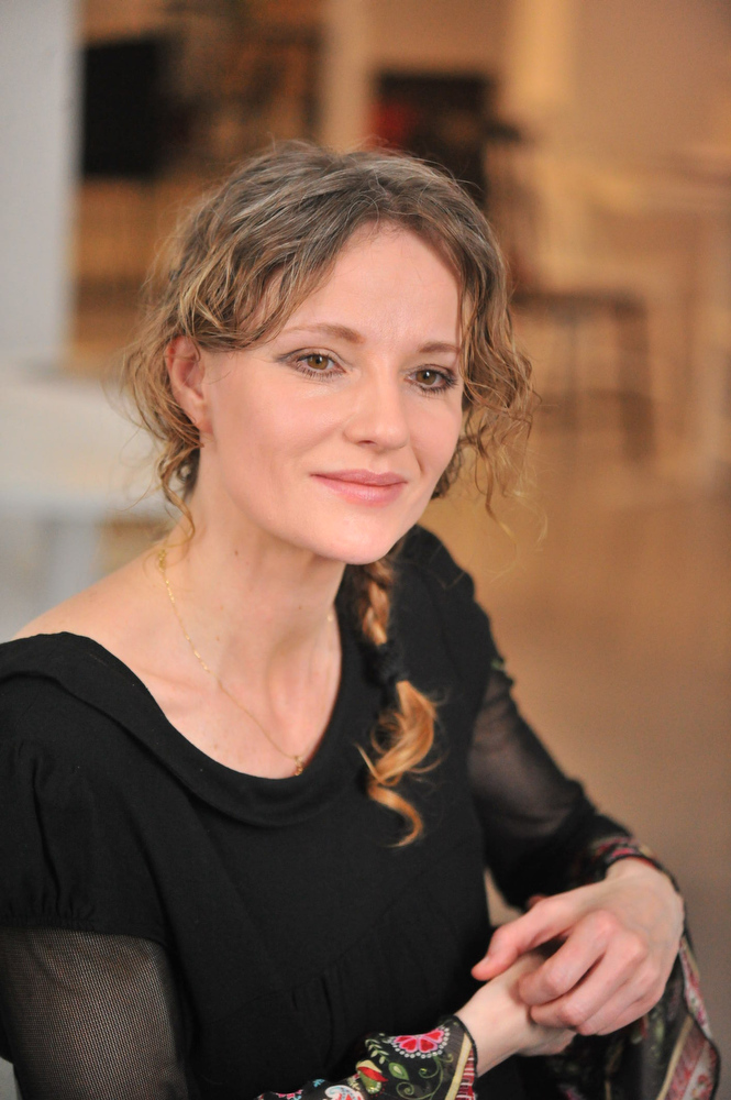 actor Lia Bugnar large photo