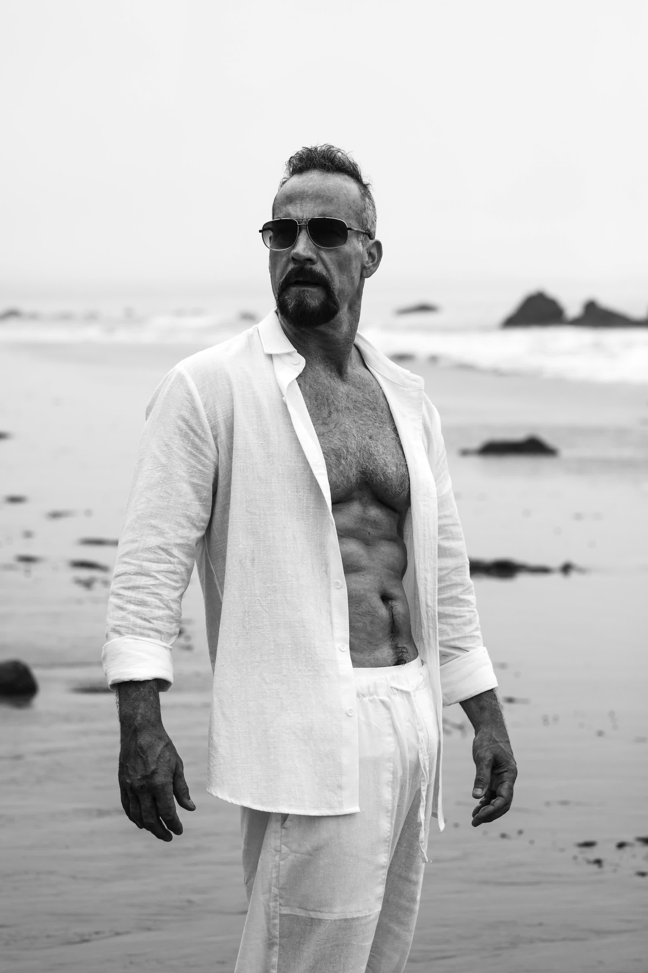 actor Robert Neary large photo