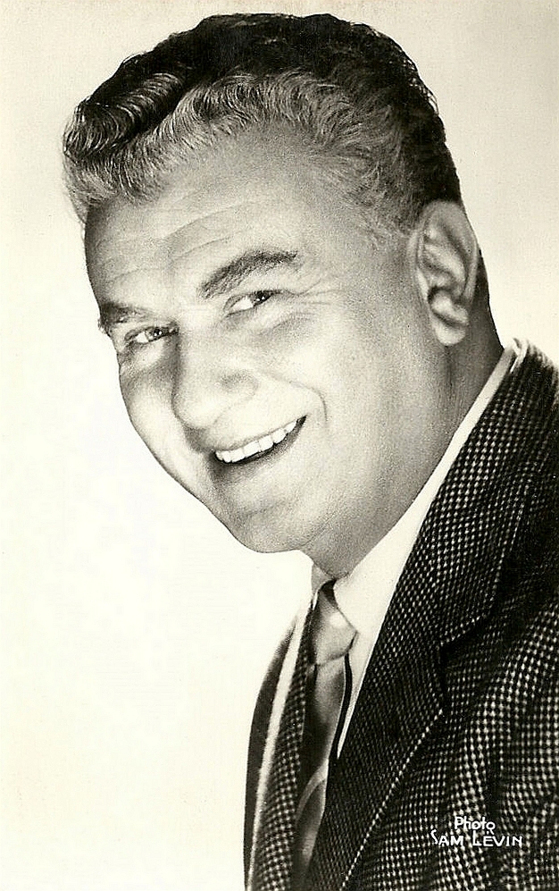 actor Gino Cervi large photo