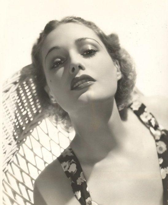 actor Elizabeth Jenns large photo