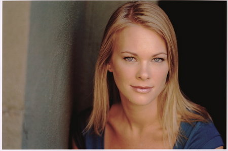 actor Kelly Bright large photo