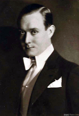 actor André Roanne large photo