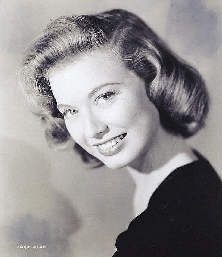 actor Peggy Dow large photo