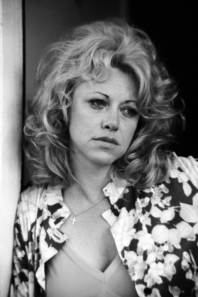 actor Barbra Rae large photo