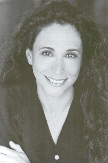 actor Linda Castro large photo