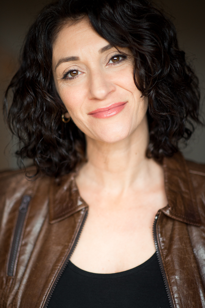 actor Dina Gillespie large photo