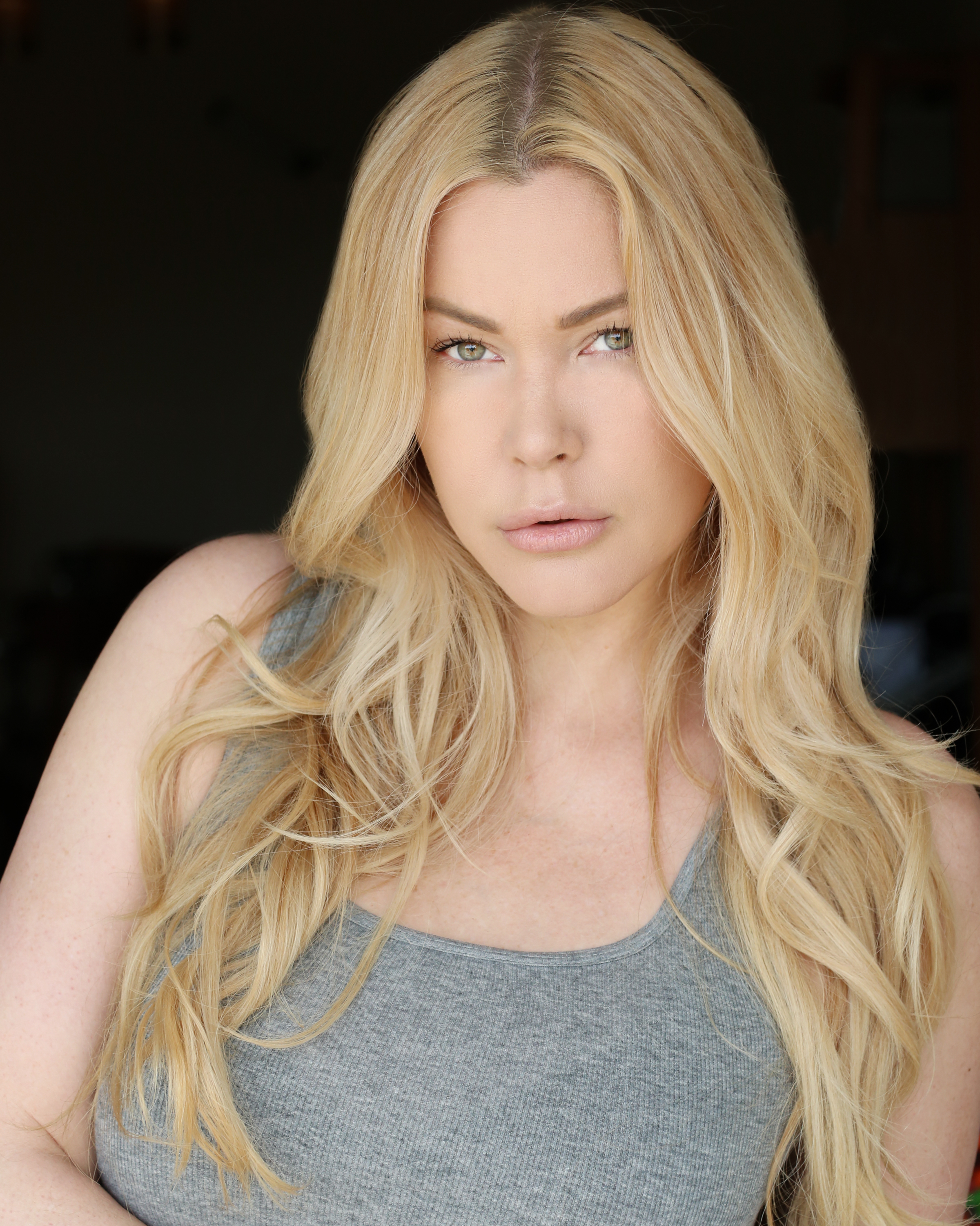 actor Shanna Moakler large photo