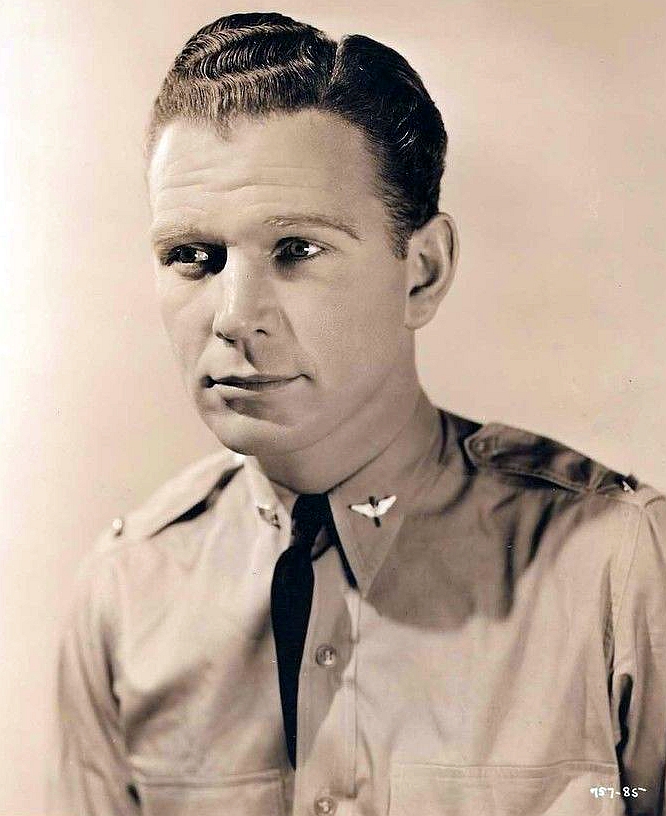 actor Russell Hardie large photo