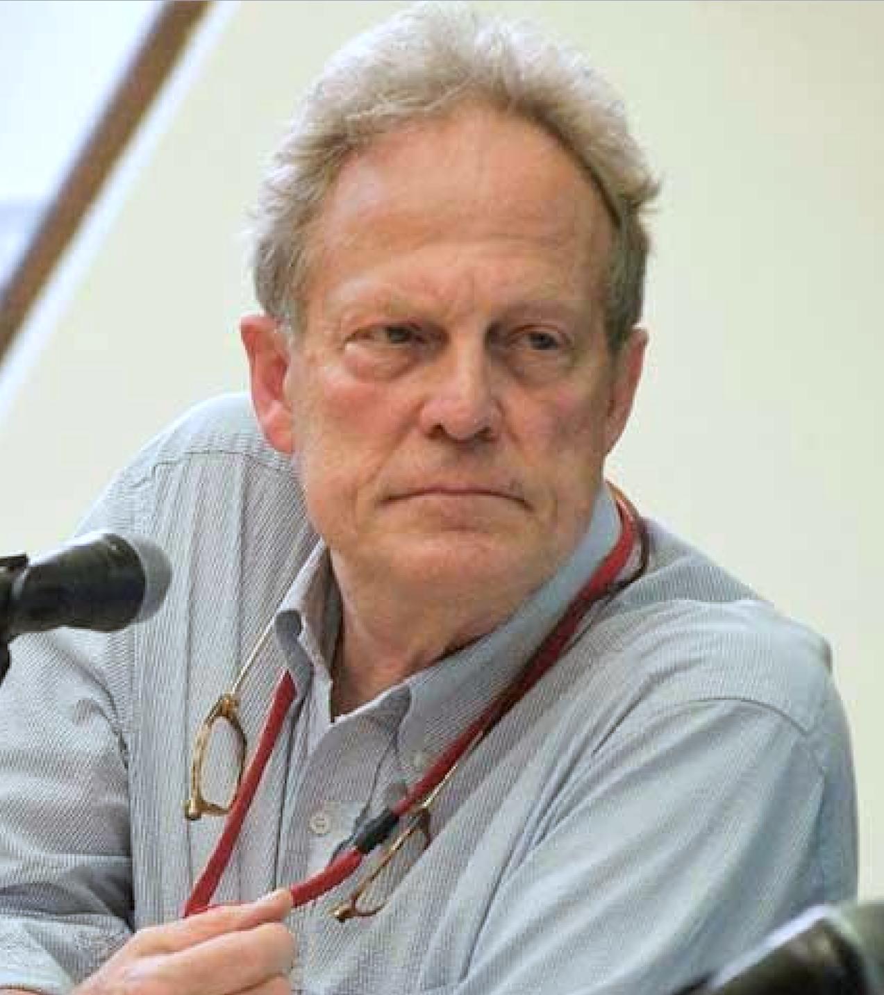 actor Gavin MacFadyen large photo