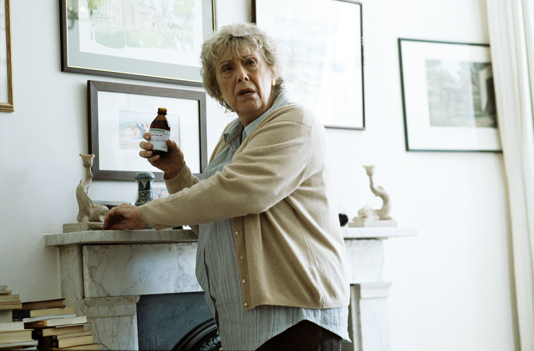 actor Margaret Tyzack large photo