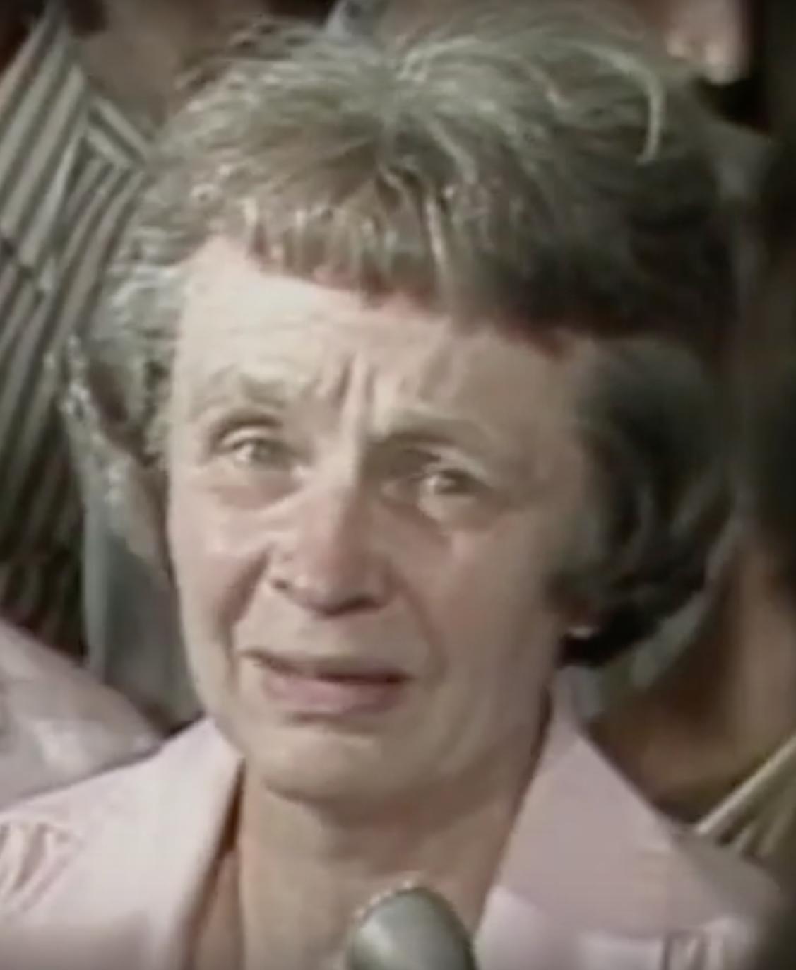 actor Louise Bundy large photo