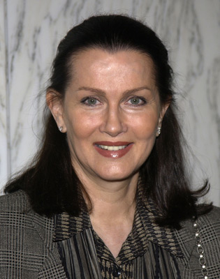 actor Veronica Hamel large photo