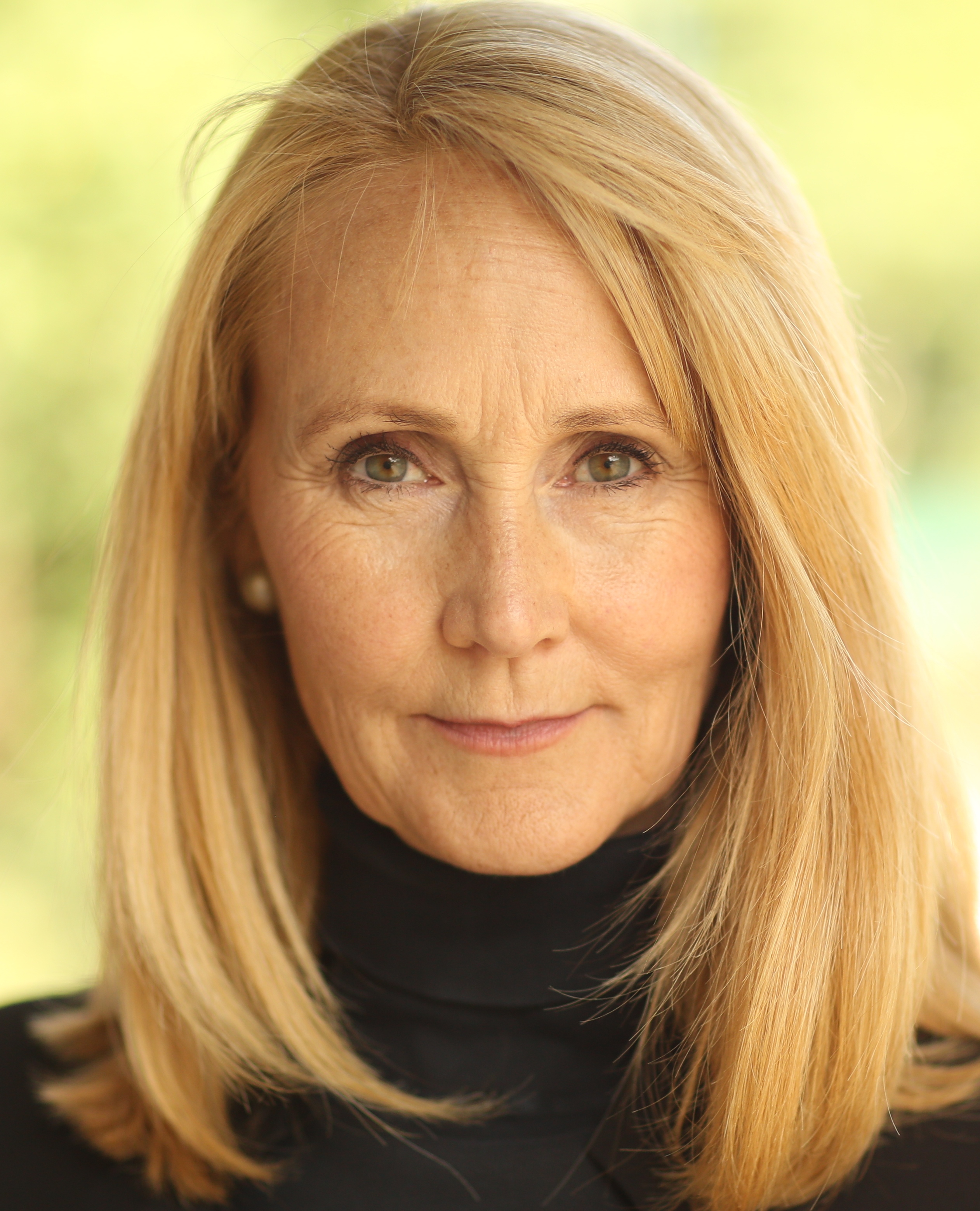 actor Emma Burdon-Sutton large photo