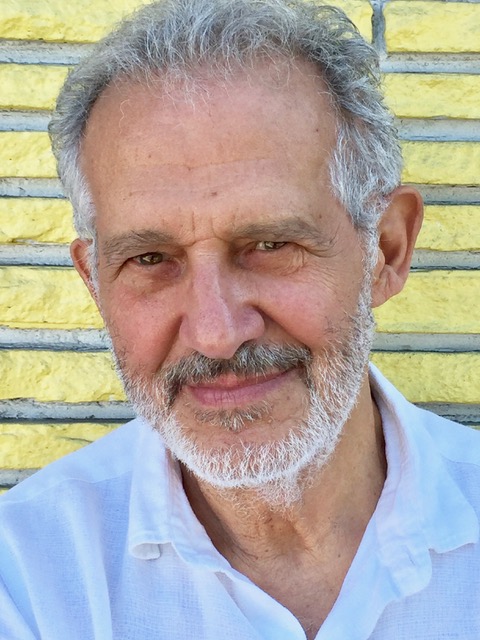 actor Robert Burgos large photo