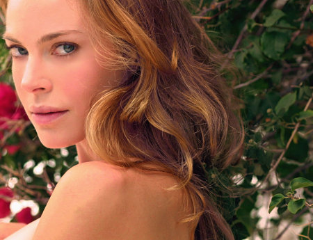 actor Rebekah Hoyle large photo