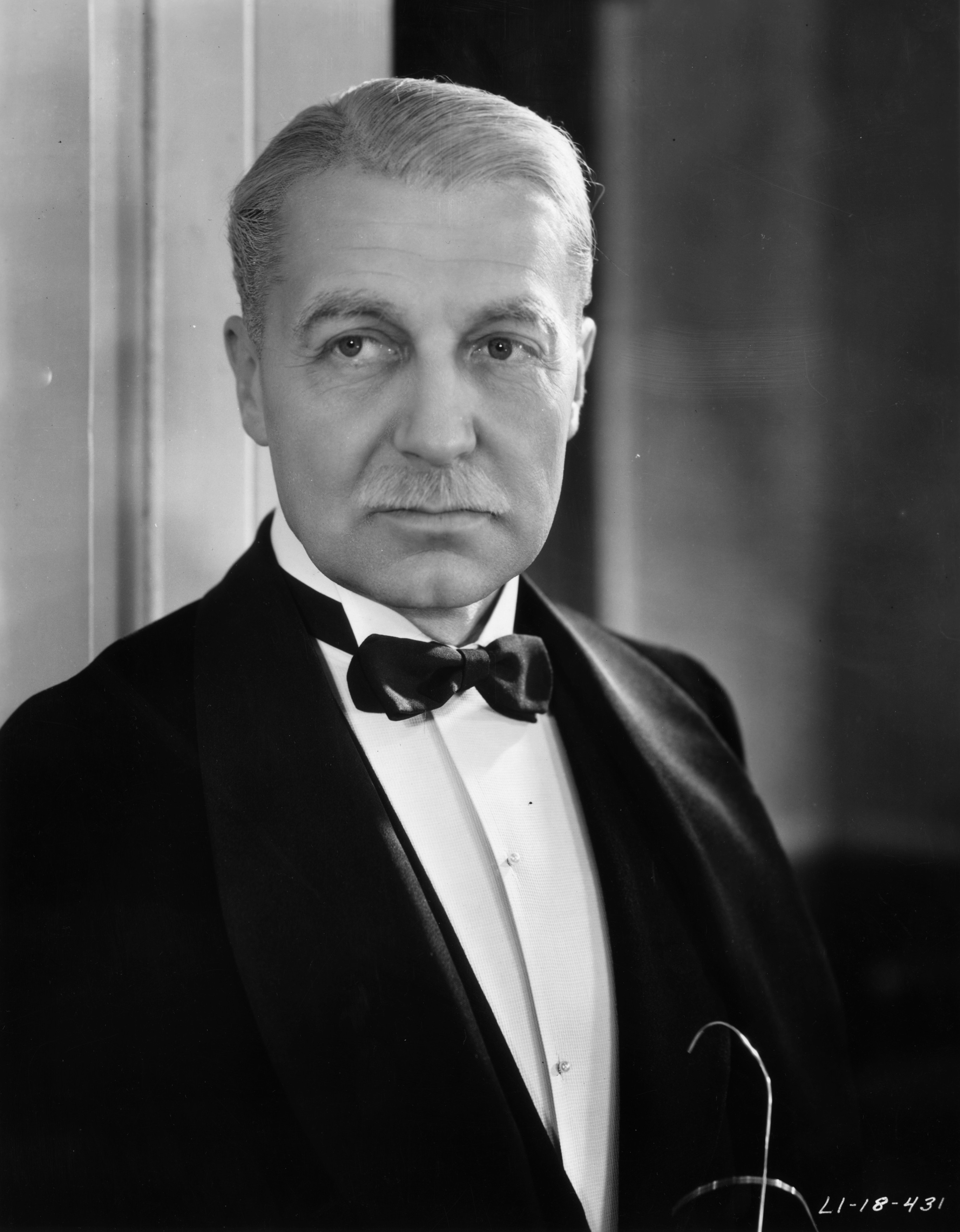 actor Clive Brook large photo