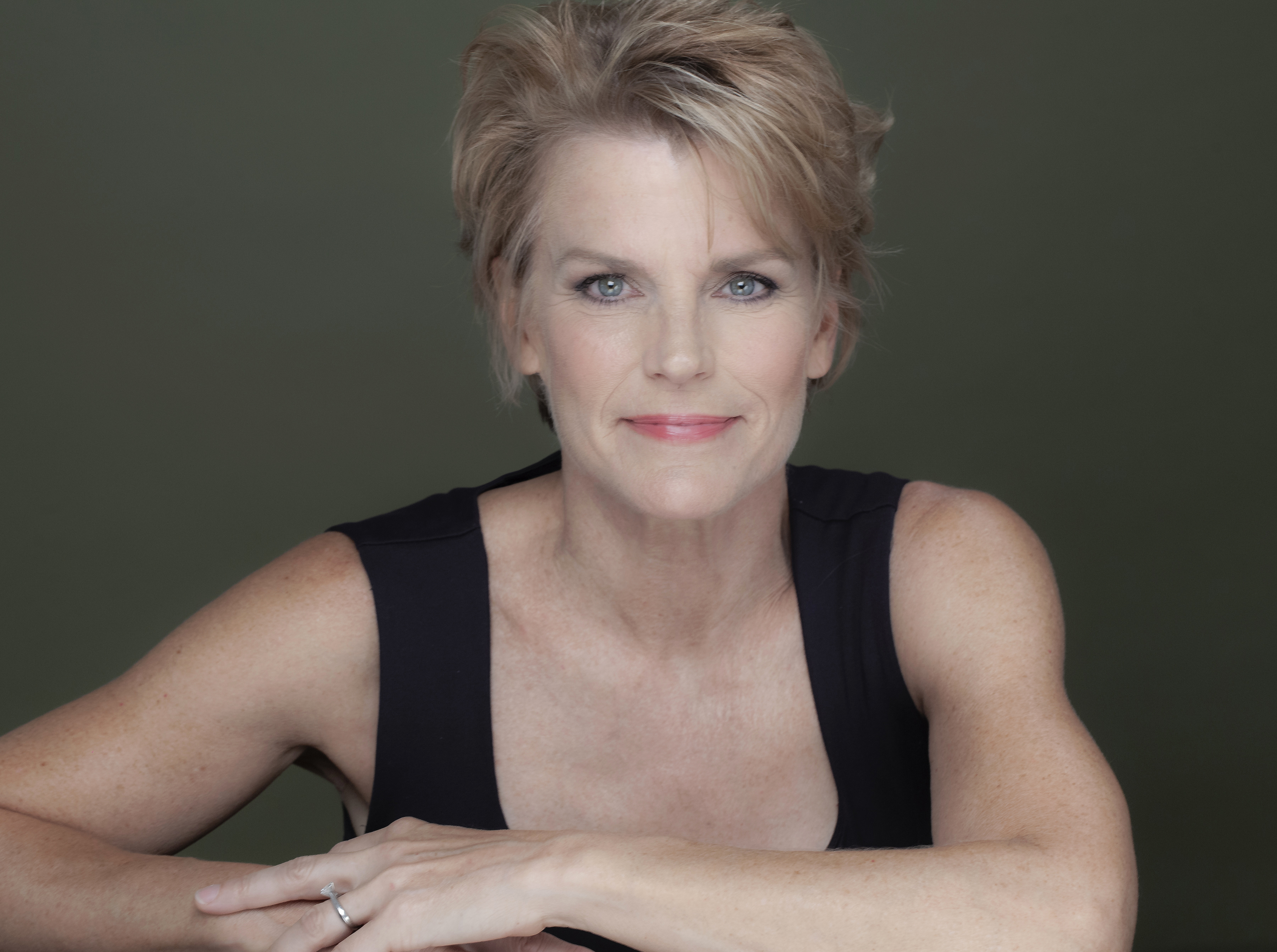 actor Nina Hodoruk large photo