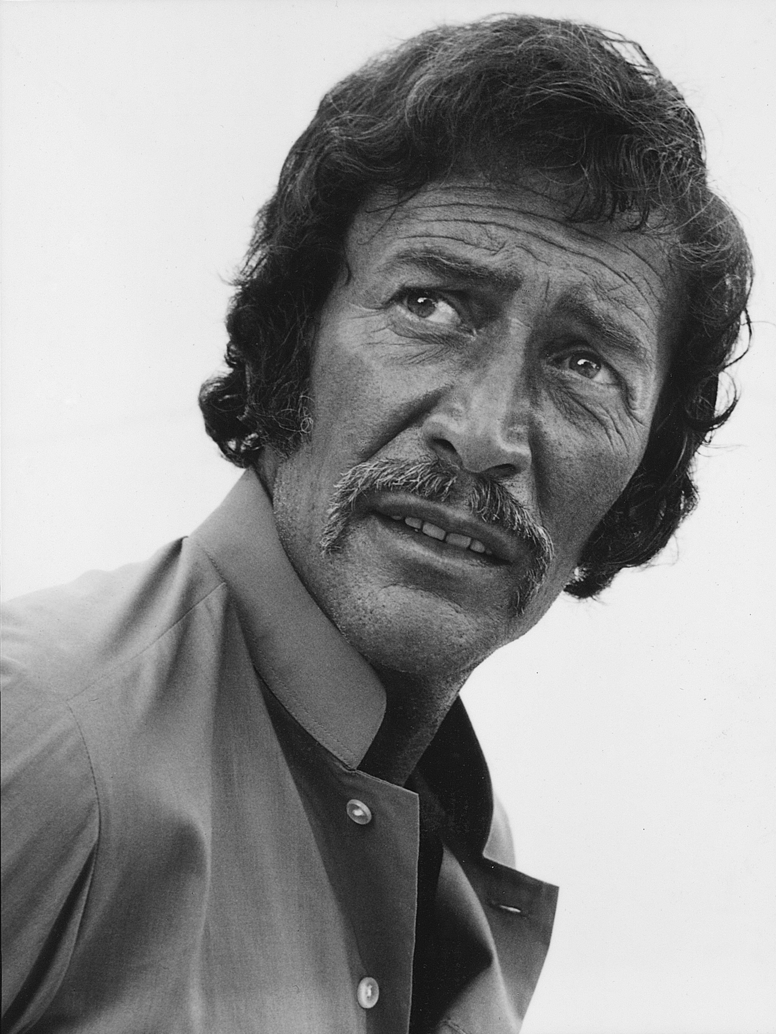 actor Peter Wyngarde large photo