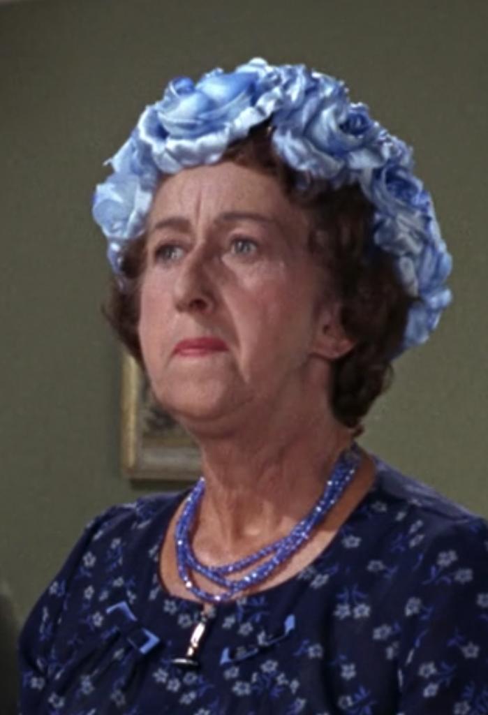 actor Ruth Thom large photo