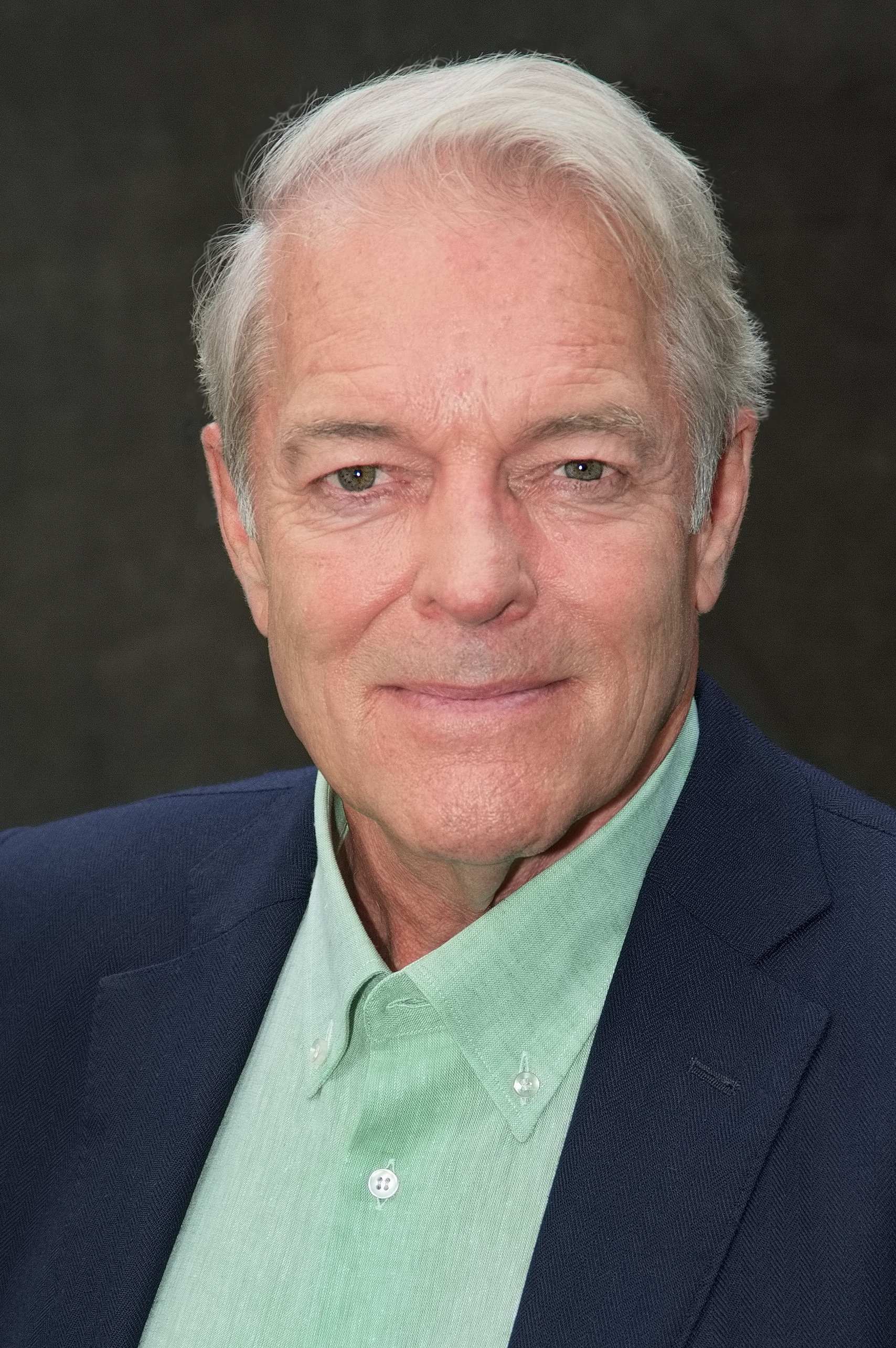 actor James Rae large photo