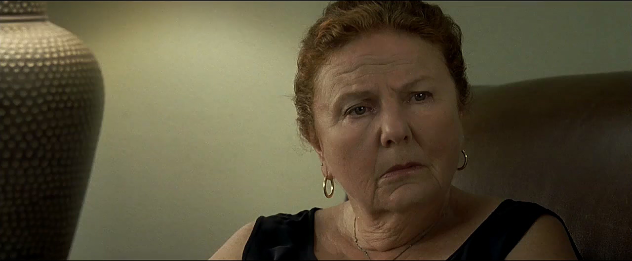 actor Crystal Field large photo