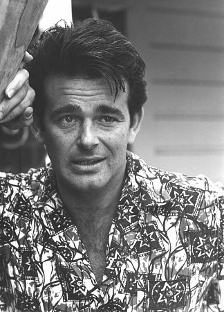 actor Stuart Whitman large photo