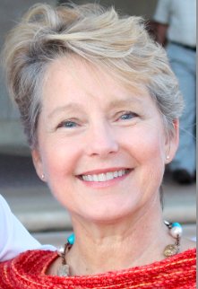 actor Ruth Cox large photo