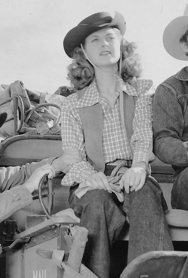 actor Ellen Hall large photo