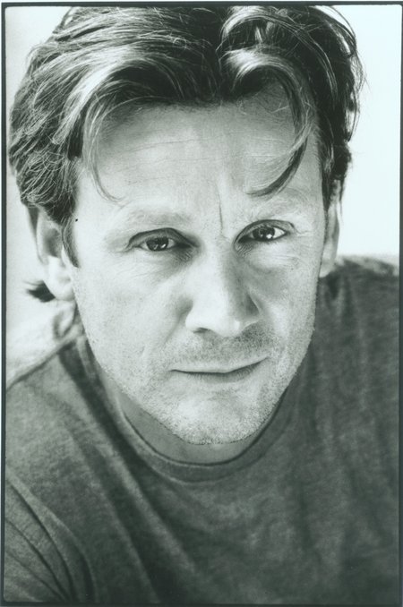 actor Simon Poland large photo