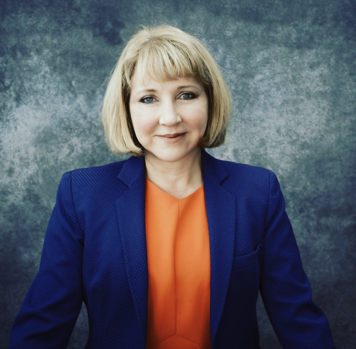 actor Julie Eckersley large photo