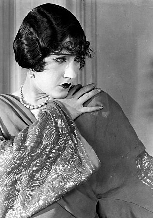 actor Gloria Swanson large photo