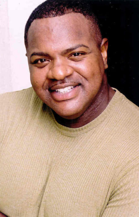 actor Gregory Hinton large photo