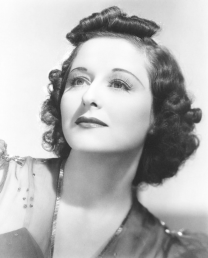 actor Beatrice Roberts large photo