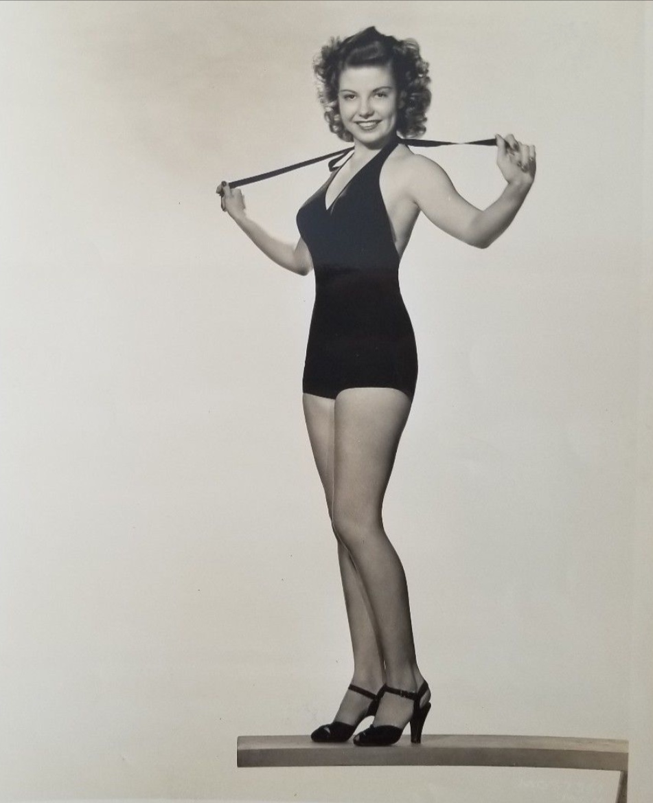 actor Betty Wells large photo