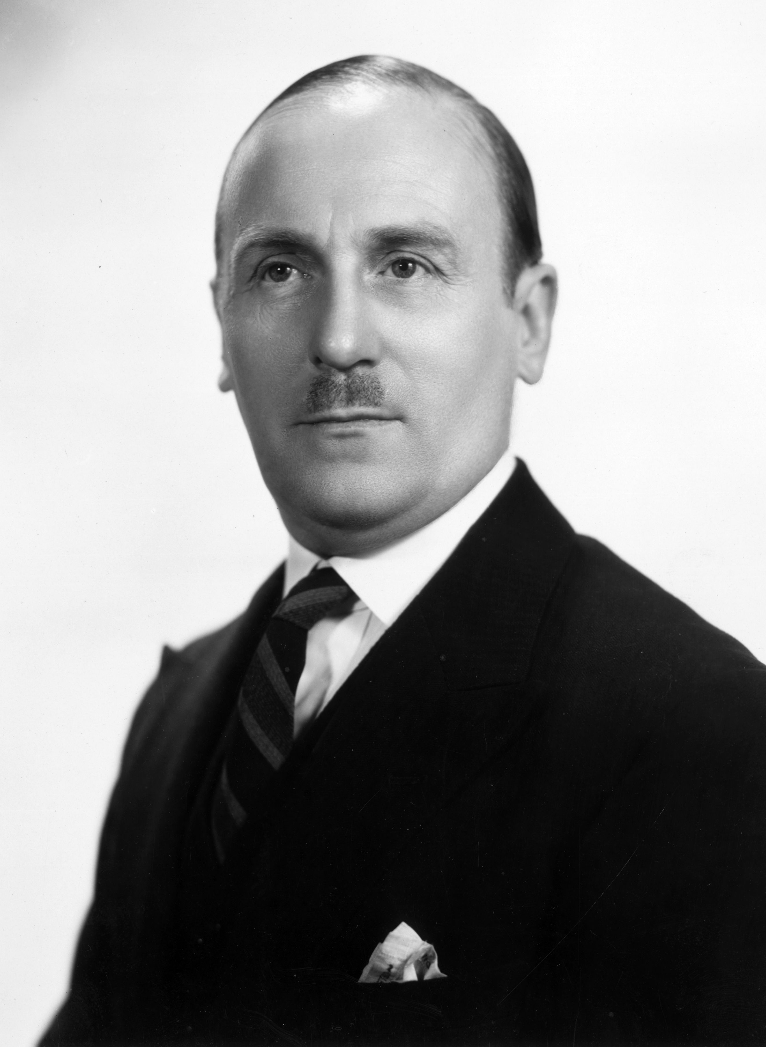 actor Wylie Watson large photo