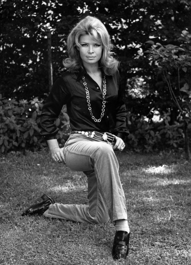 actor Uta Levka large photo