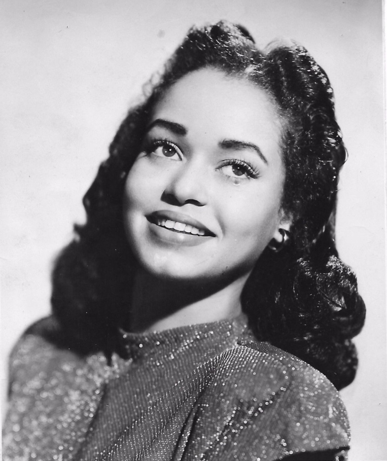 actor Isabel Cooley large photo