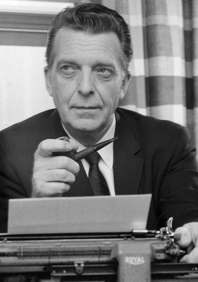 actor Chet Huntley large photo