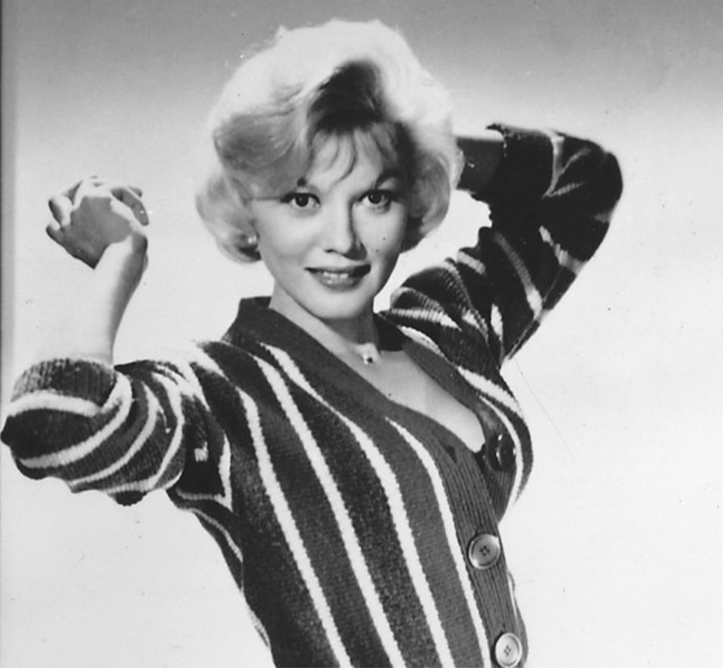 actor Laurie Mitchell large photo