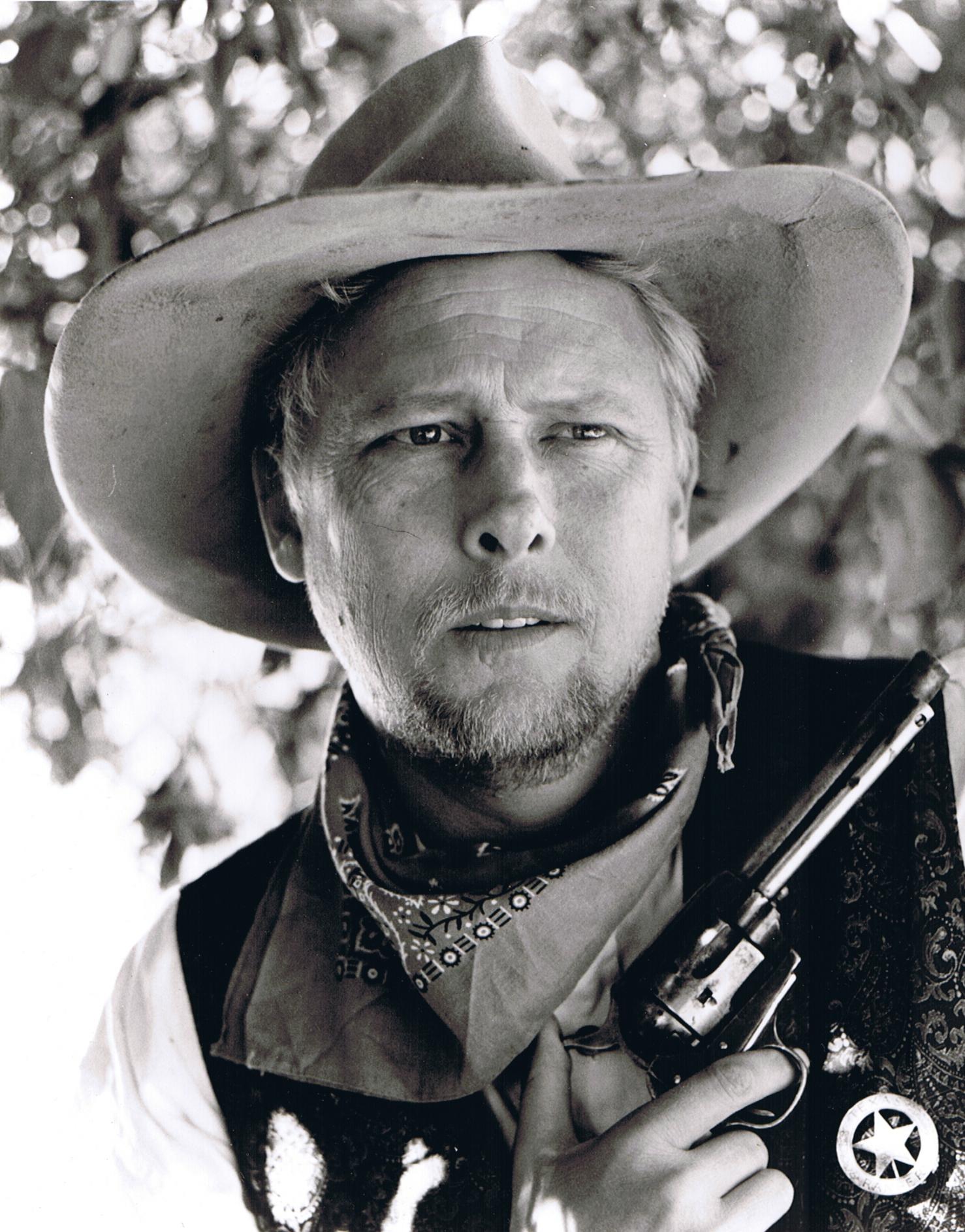 actor Dennis Lehane large photo