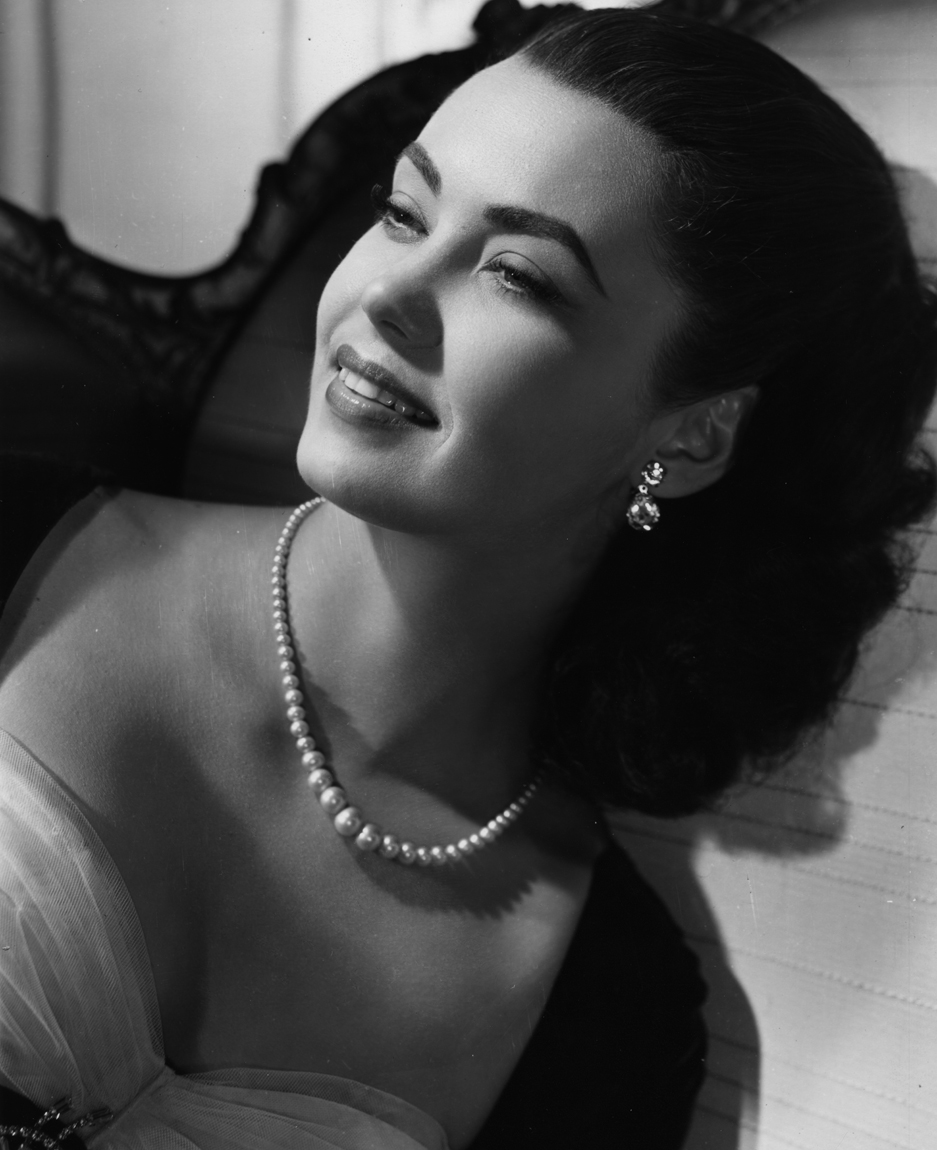 actor Betta St. John large photo