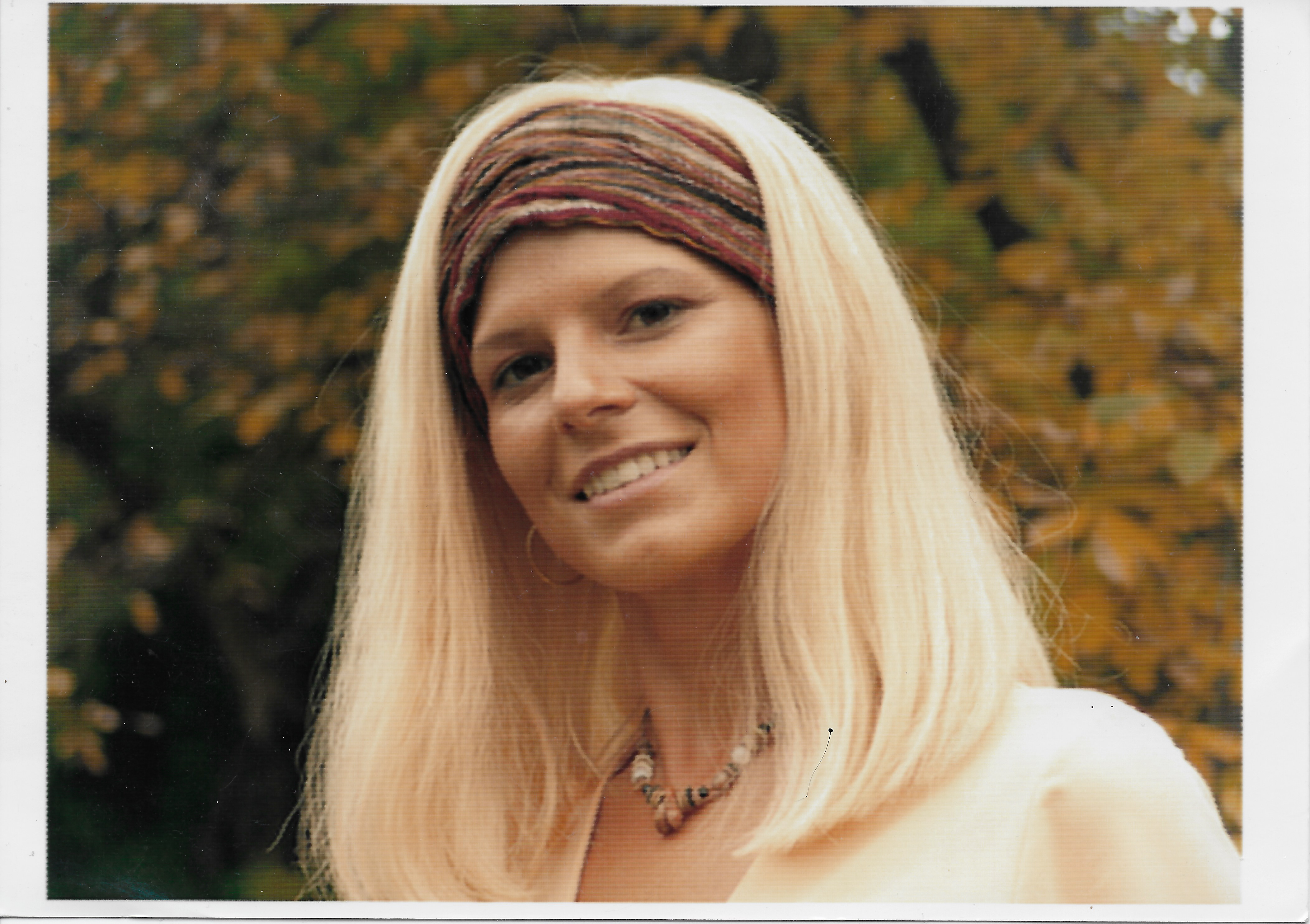 actor Lisa Enos large photo