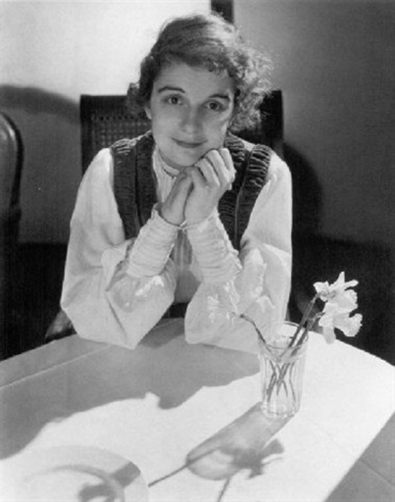 actor Edith Barrett large photo