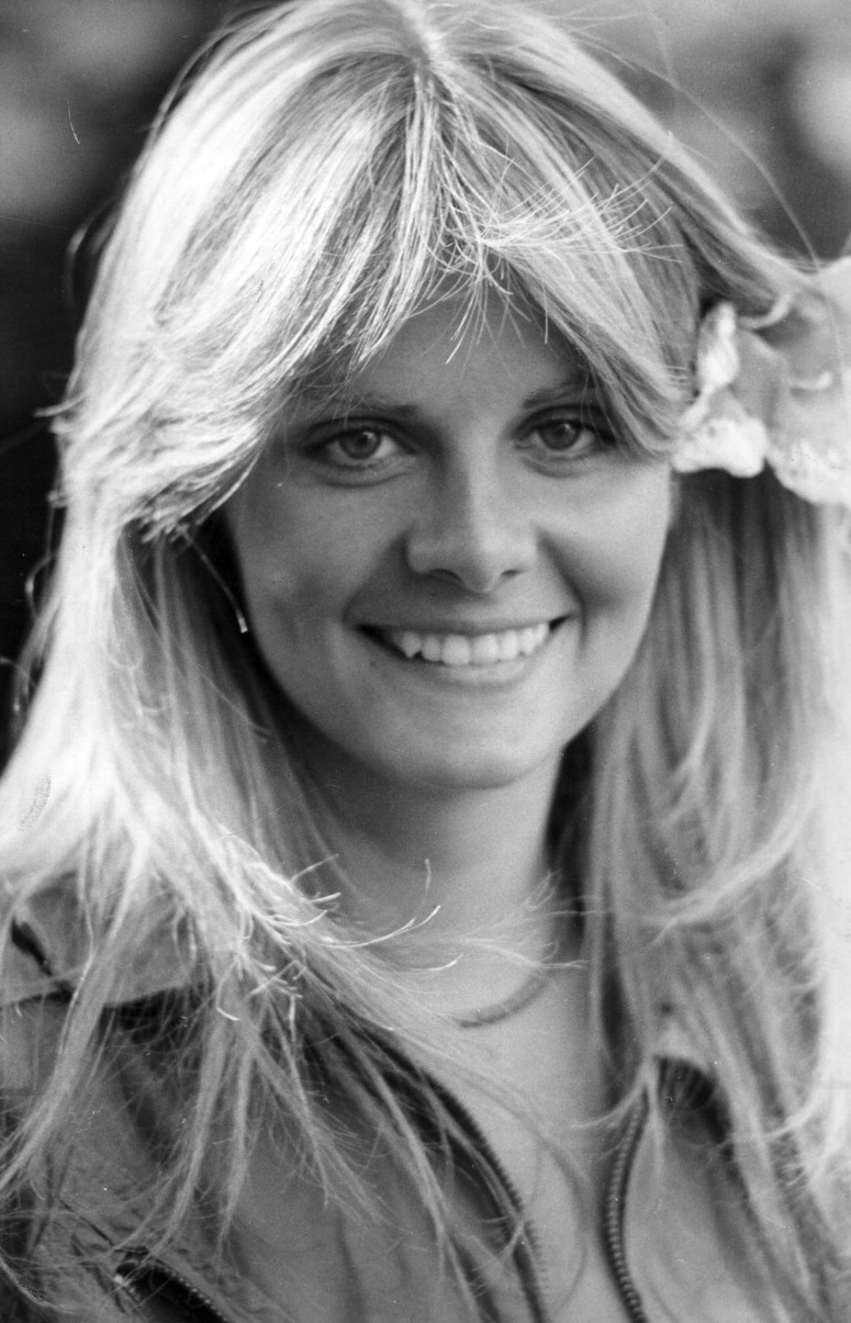 actor Silvia Dionisio large photo