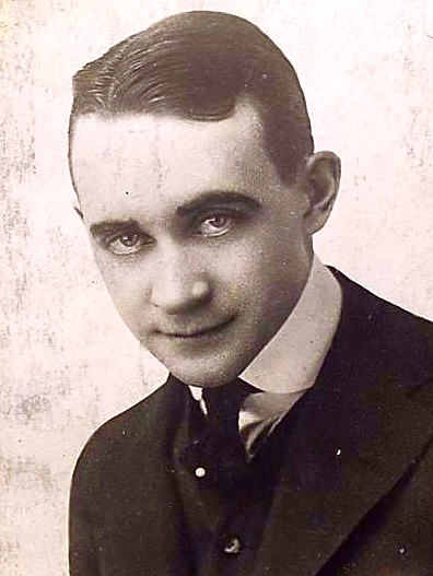 actor Ralph Bunker large photo