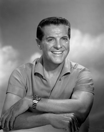 actor Robert Cummings large photo