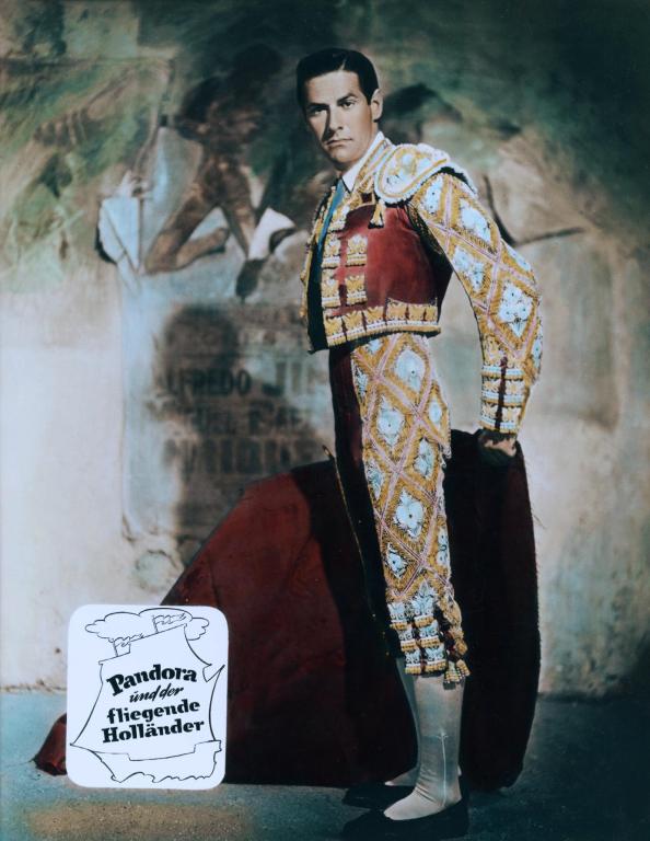 actor Mario Cabré large photo